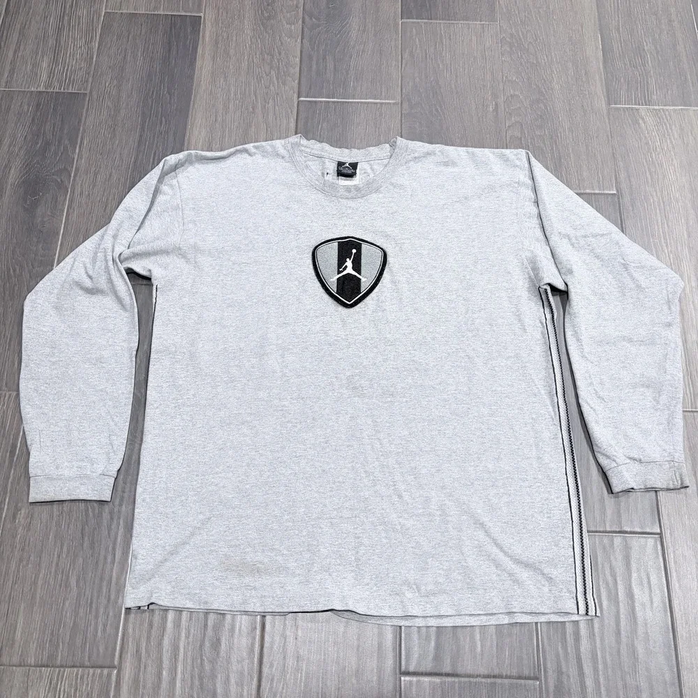 Vintage Y2K Jordan Brand Long Sleeve Shirt XL Gray Embroidered Shield Logo 2000s
